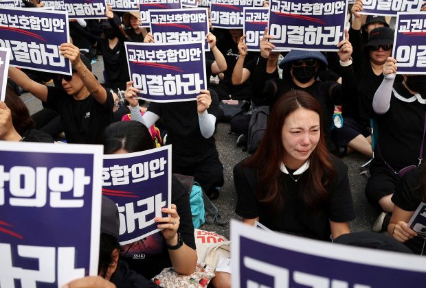 corea-del-sud-gli-insegnanti-protestano-contro-il-bullismo-dei-genitori