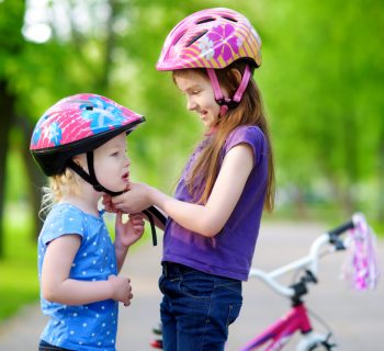 bambini-bicicletta-si-sicurezza