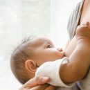 10-consigli-allattamento-al-seno-felice-anche-destate