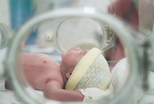 neonati-prematuri-una-webcam-per-rafforzare-il-legame-con-i-genitori