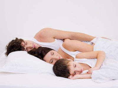 studio-sul-sonno-i-figli-influenzano-il-riposo-dei-genitori-per-6-anni