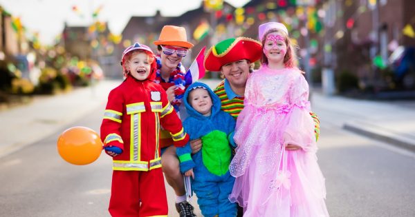 Carnevale 2023: costumi, eventi e tante idee per festeggiare con i bambini