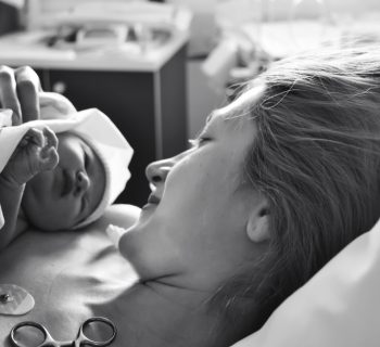 mortalita-materna-in-calo-in-italia-i-dati-aggiornati-delliss