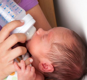 bonus-latte-artificiale-cos'e-e-perche-i-pediatri-lo-criticano