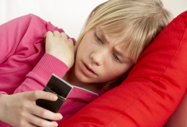 cyberbullismo-e-connessione-sempre-attiva-i-rischi-per-gli-adolescenti
