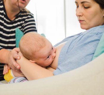 la-consulente-professionale-allattamento-prezioso-aiuto-alle-neo-mamme