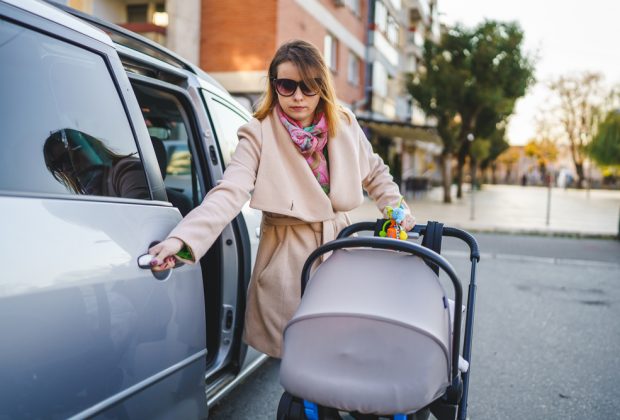 pass-parcheggi-rosa-per-donne-in-gravidanza-e-con-figli-cos-e-come-richiederlo