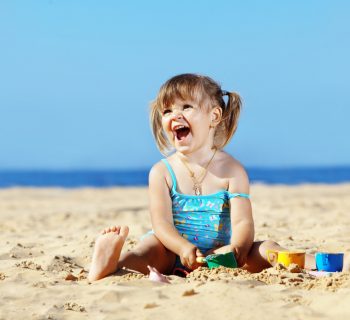 pericoli-spiaggia-infezioni-da-sabbia
