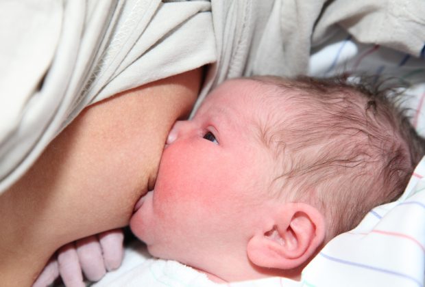 latte-materno-aiuta-cuore-dei-neonati-prematuri