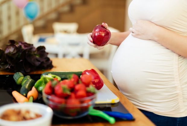 alimentazione-sana-in-gravidanza:-come-organizzare-i-pasti-attraverso-i-5-gruppi-alimentari