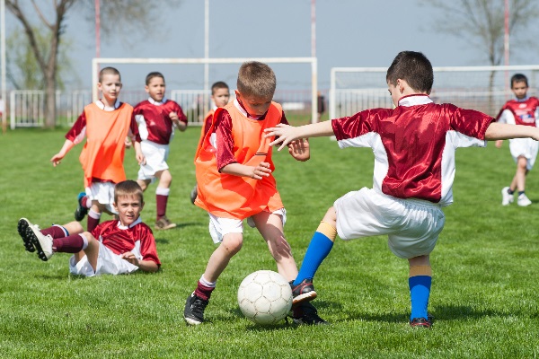 calcio-giovanile-casi-di-razzismo-sugli-spalti-i-ragazzi-reagiscono-contro-i-genitori