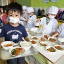 niente-bidelli-e-cibo-servito-dagli-studenti-il-modello-educativo-delle-mense-giapponesi