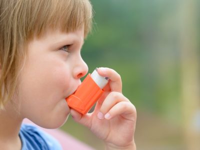 il-tuo-bambino-soffre-di-asma-scopri-con-queste-6-domande-se-lo-stai-curando-nel-modo-giusto