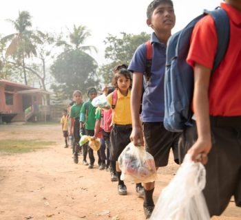pagare-gli-studi-con-rifiuti-di-plastica-l'iniziativa-di-una-scuola-indiana