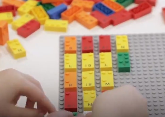mattoncino-braille-per-i-bimbi-non-vedenti-l'iniziativa-dalla-lego-video