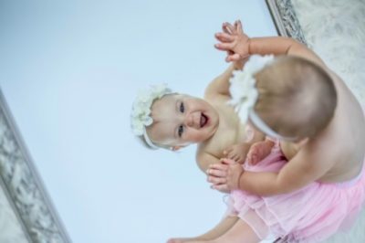 lo-sviluppo-del-bambino-quando-sa-riconoscersi-allo-specchio