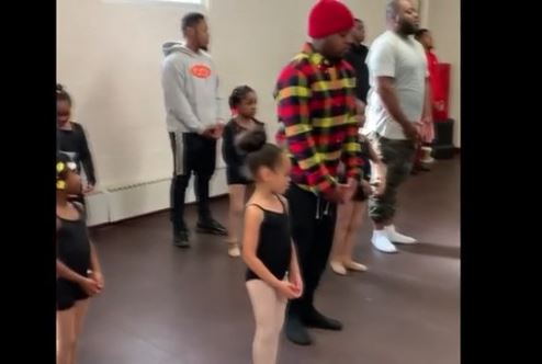 papa-a-danza-con-le-figlie-l'iniziativa-di-una-scuola-americana