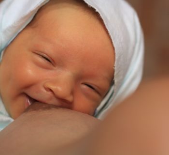 neonati-allattare-il-primogenito-aiuta-a-fare-piu-figli