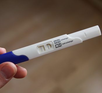 chiesto-test-di-gravidanza-per-rinnovarle-il-contratto-la-denuncia-di-una-mamma